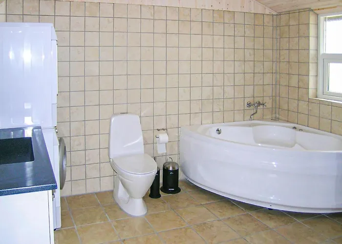 Semesterbostad Holiday Home Morgenfruevaenget