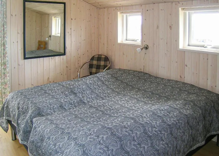 Semesterbostad Holiday Home Morgenfruevaenget